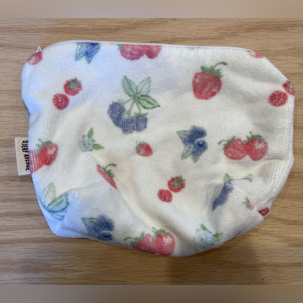 Djerf Ave pouch